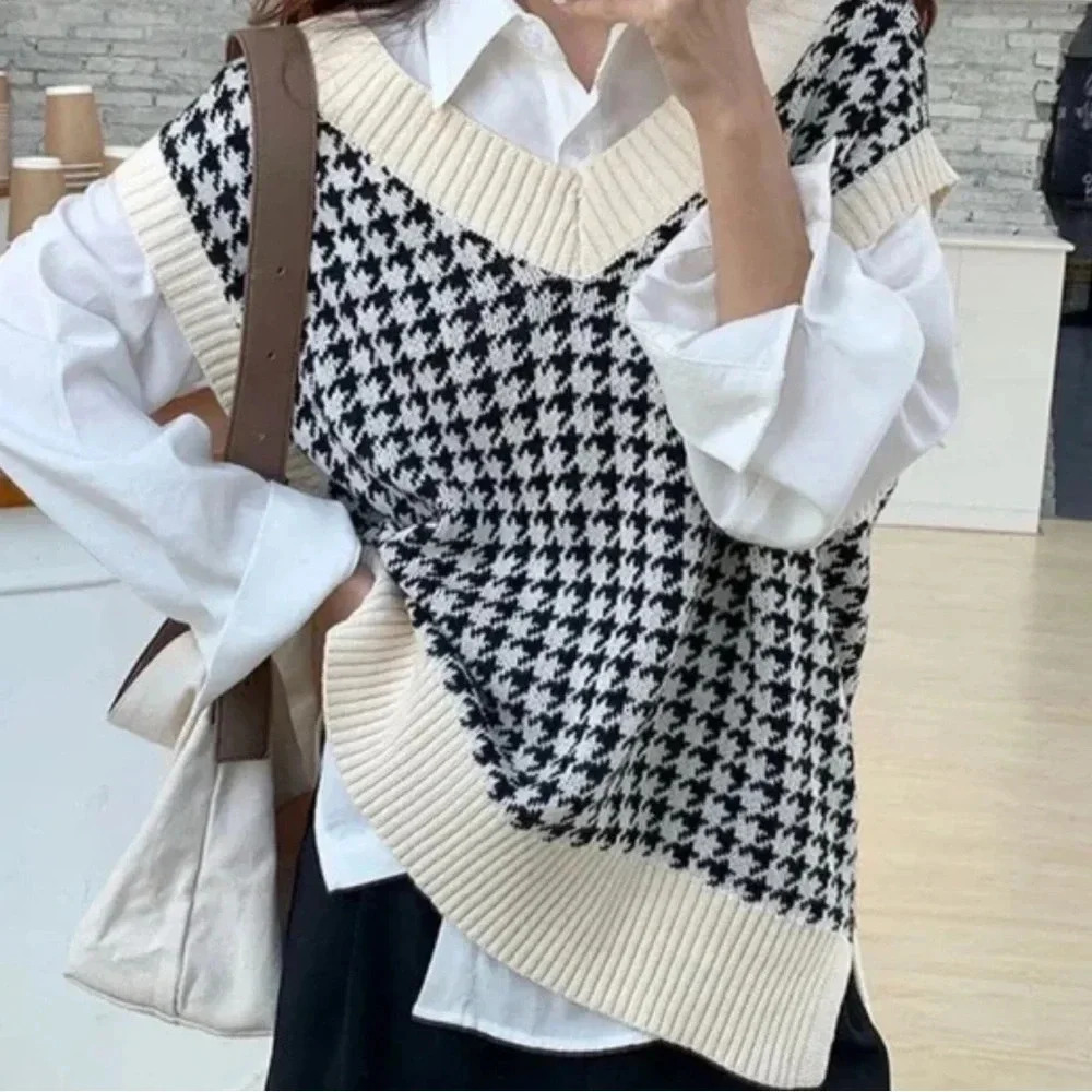 Stylish Black and White Houndstooth Vest